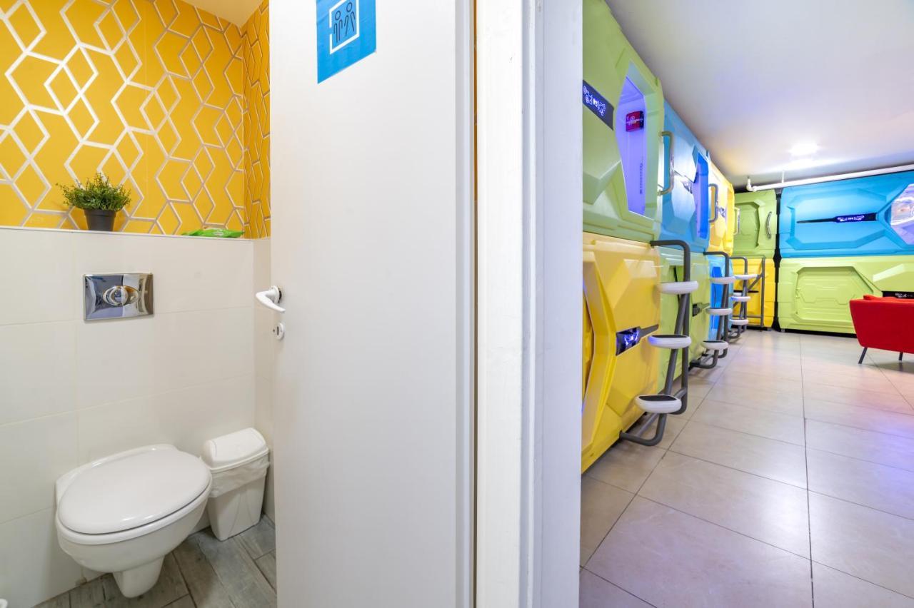Capsule Inn Yerusalem Bagian luar foto