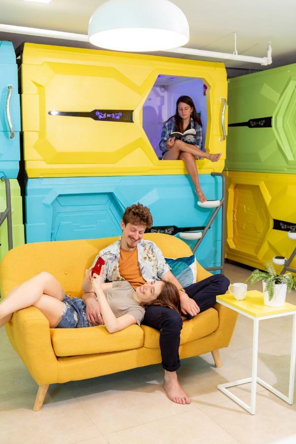 Capsule Inn Yerusalem Bagian luar foto