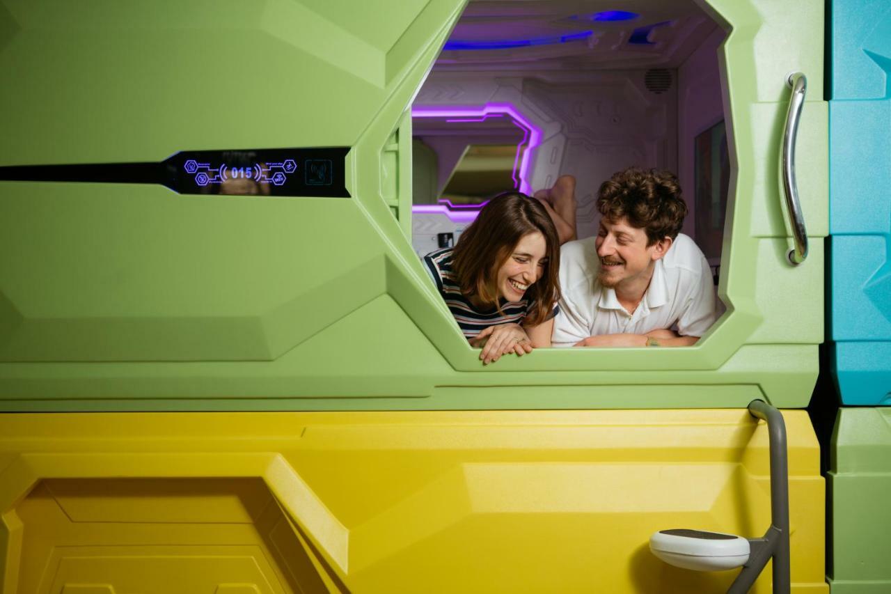 Capsule Inn Yerusalem Bagian luar foto